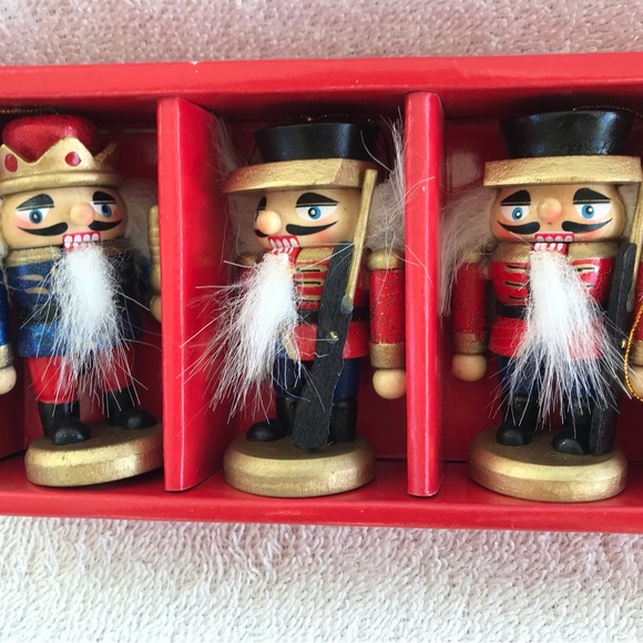 Box of 6 Wood Nutcracker Ornaments in Red Box for Macys 3" - Picture 4 of 7